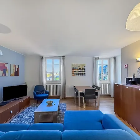 アパート La Piazza